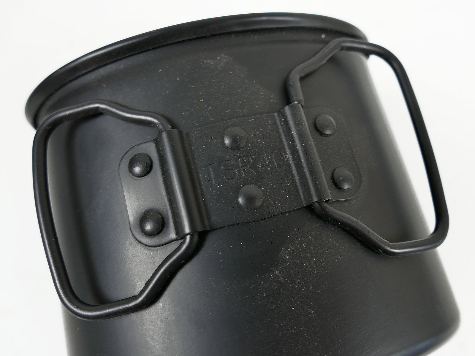 Wehrmacht SKN39 canteen with aluminium cup – COLLECTION BATTLE WORN
