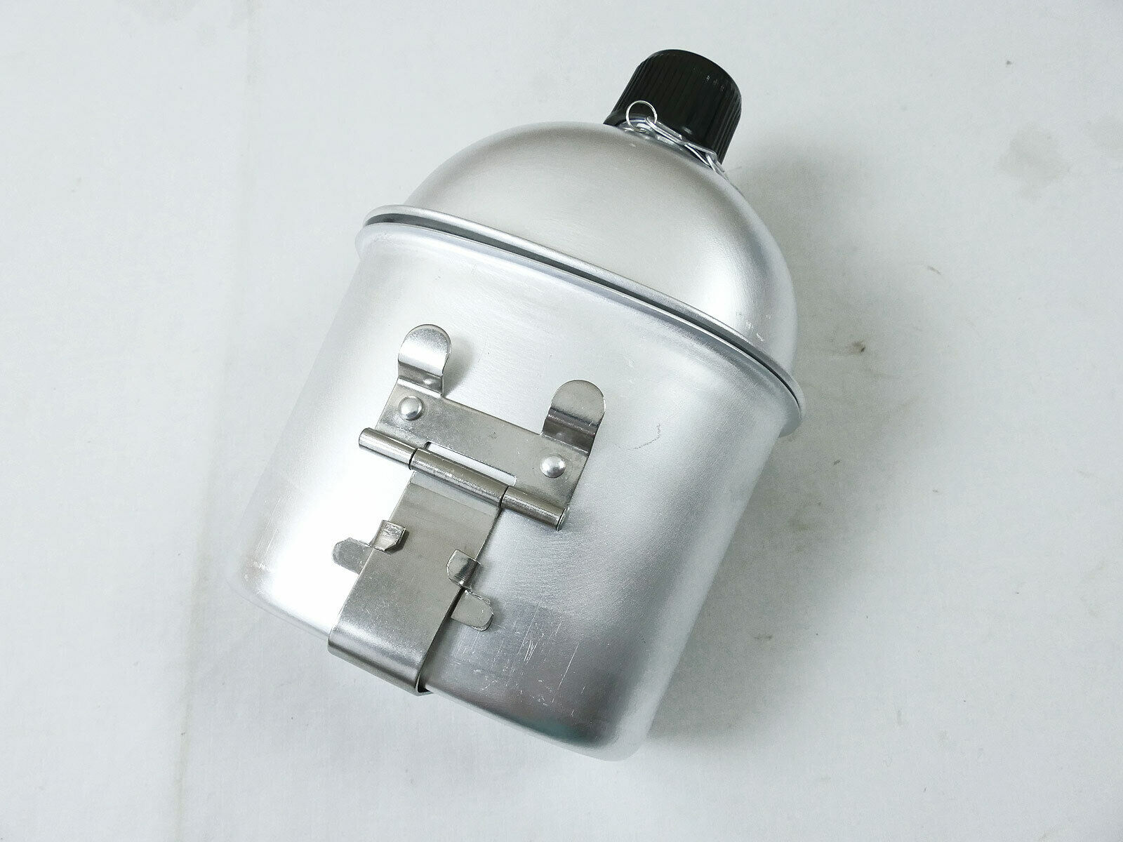 US ARMY WW2 water bottle with cup