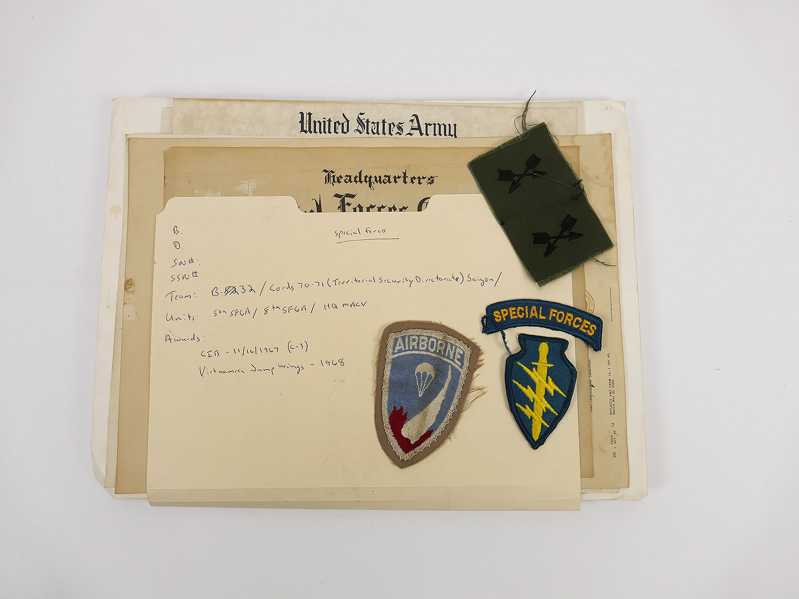 Group certificates + photos US ARMY SPECIAL FORCES MAJOR deployment in Vietnam