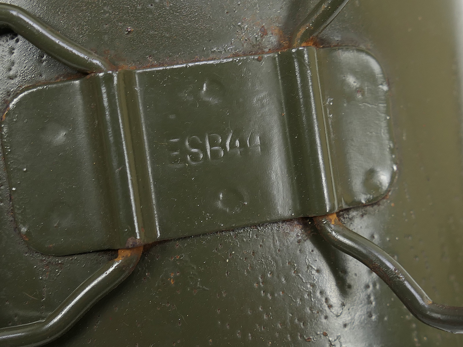 Wehrmacht MN42 canteen with steel cup – TOP COLLECTION, BATTLE-WORN