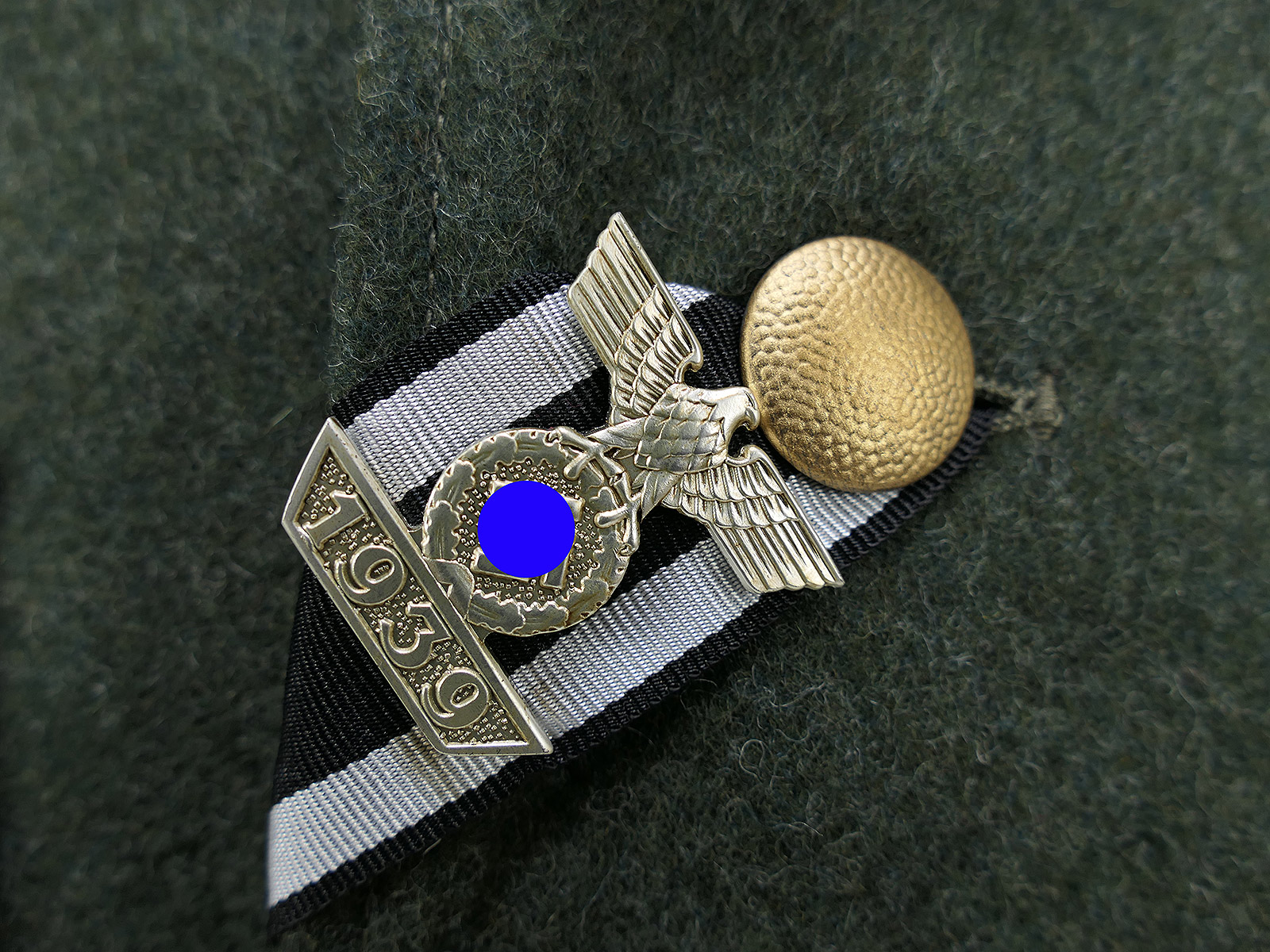 Wehrmacht M36 uniform field tunic, General’s Grade 54, with Knight’s Cross of the Pour le Mérite and the Spain Cross, worn
