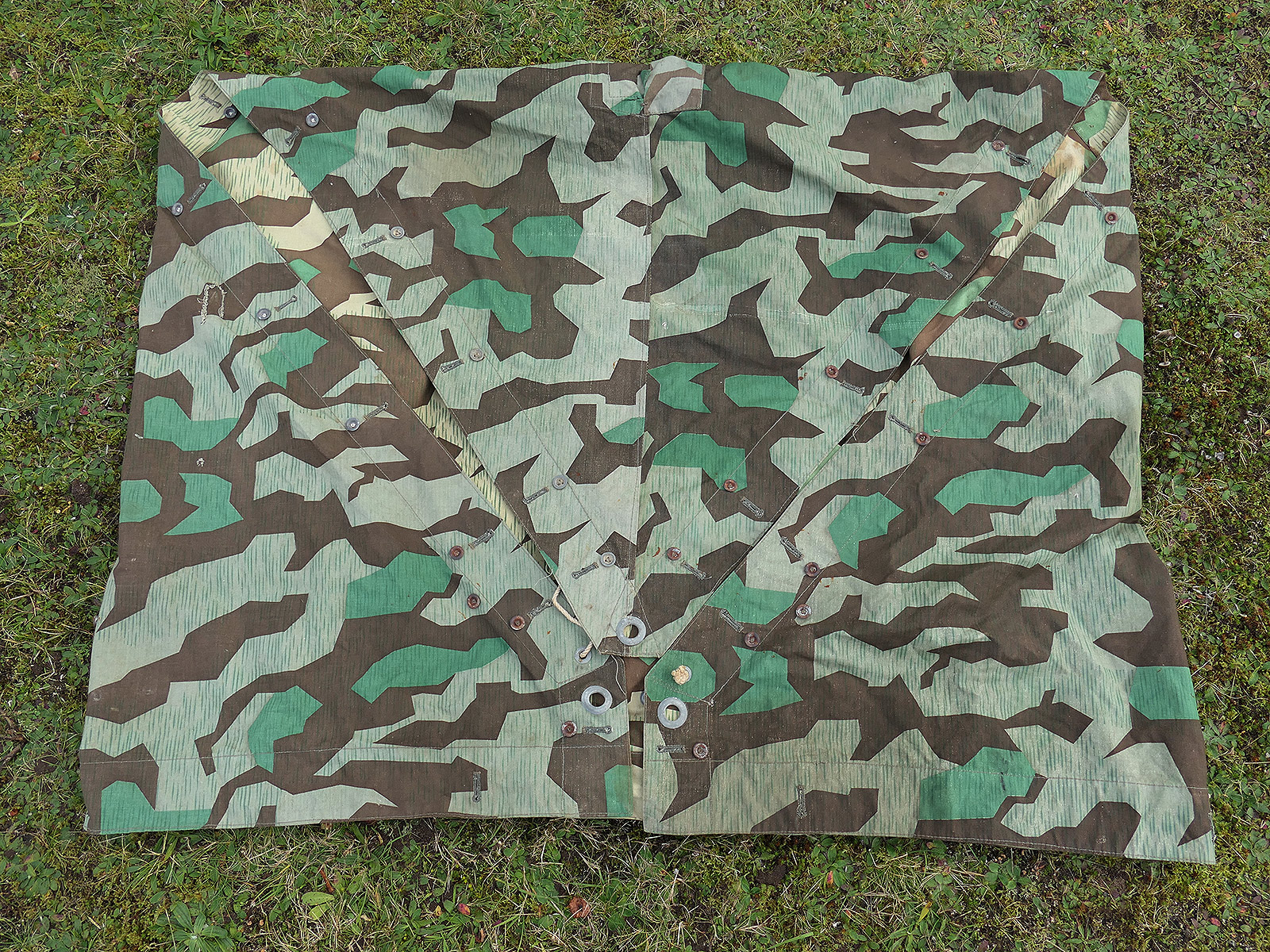 Wehrmacht Late-Period Original M31 Tent Canvas, Splinter Camouflage – RBNR. – Tent Fabric, Camouflage Tent Fabric, VERY NICE, BATTLE-WORN