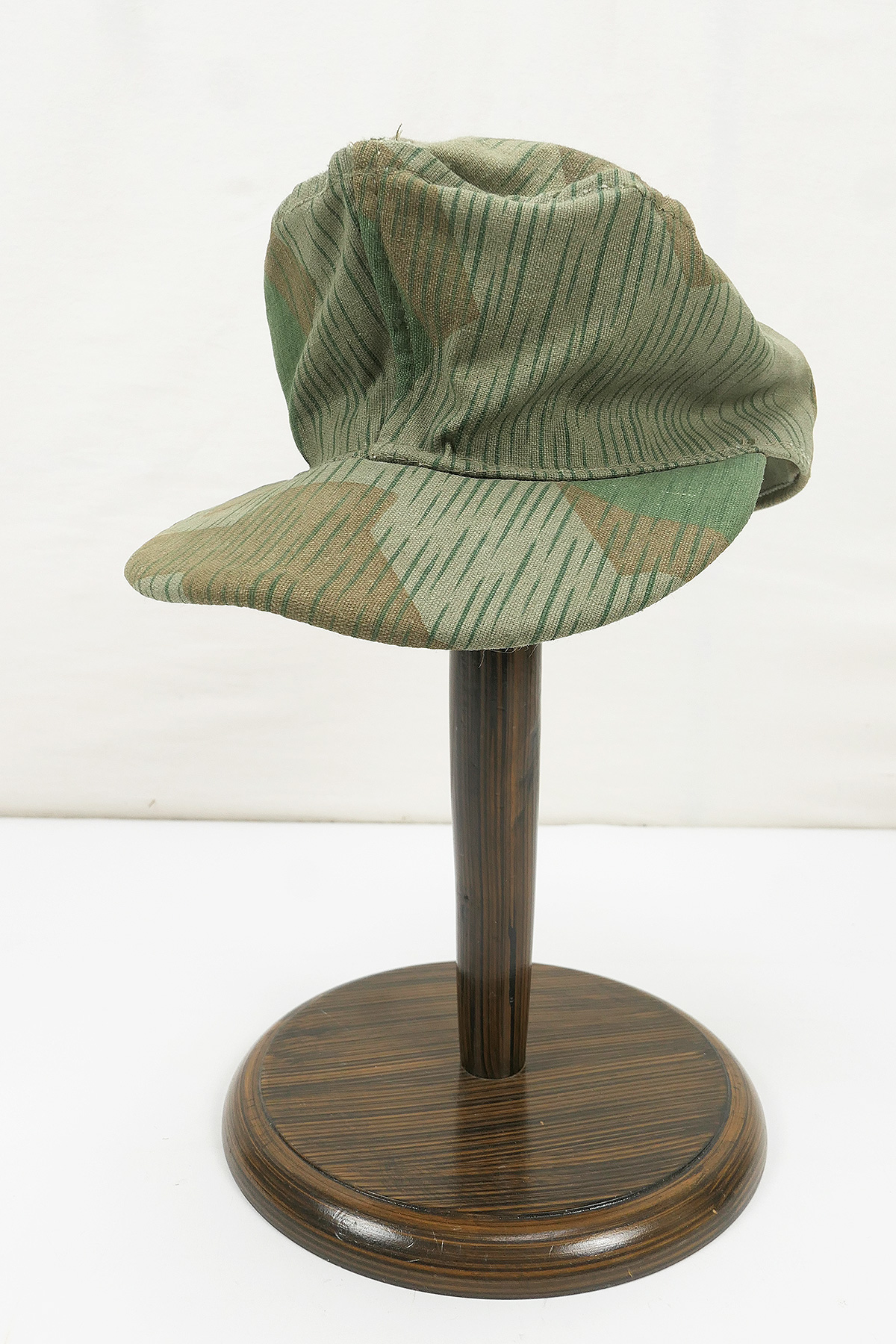 P1450169 Wehrmacht front production splinter camouflage field cap size 57 camouflage cap from museum