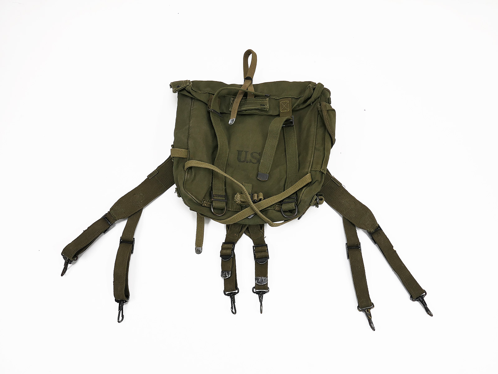 Original US Army WW2 M-1945 Combat Pack Field + Suspenders 1945 / Collection BATTLE WORN 