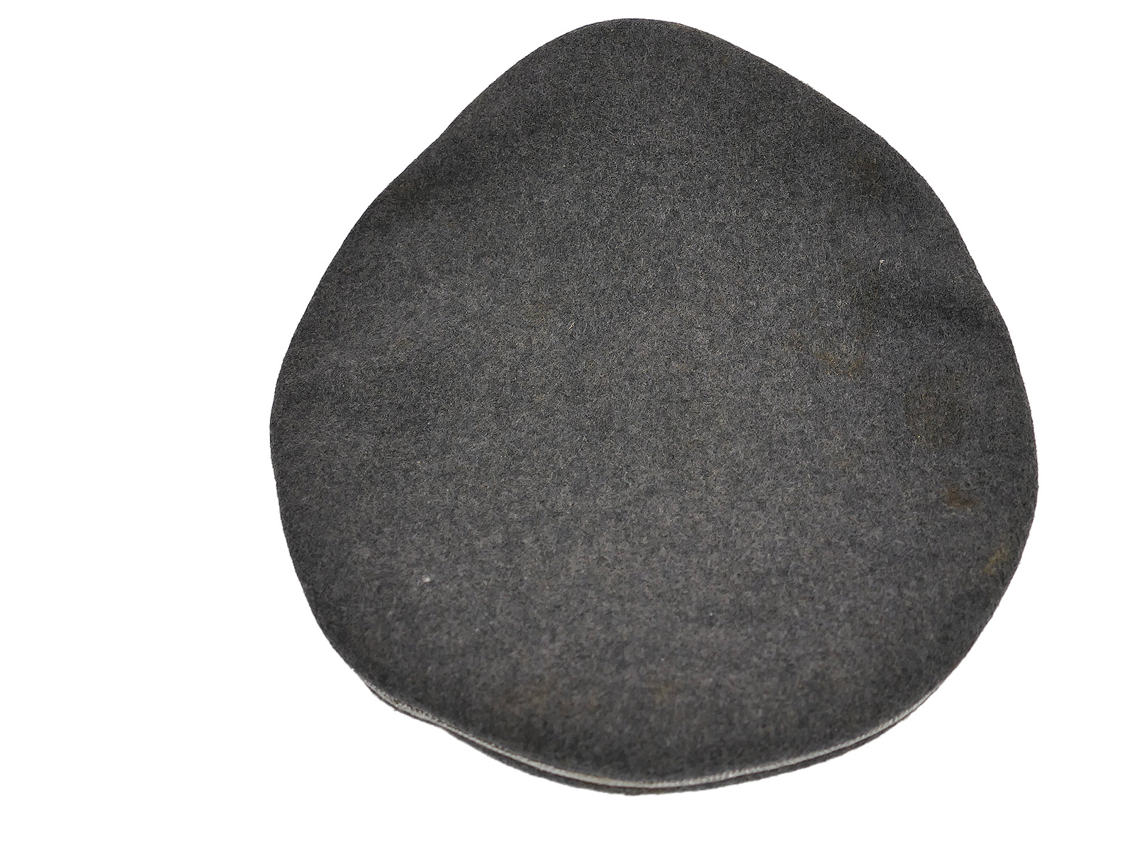 Original LUFTWAFFEN officer’s peaked cap with hand-embroidered details – COLLECTION