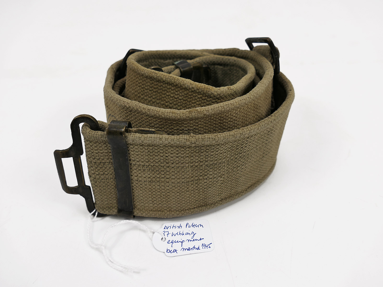 Original British Army WW2 Koppel Webbing Belt, 1937 pattern, approx. 115 cm, dated 1945, COLLECTION, BATTLE-WORN