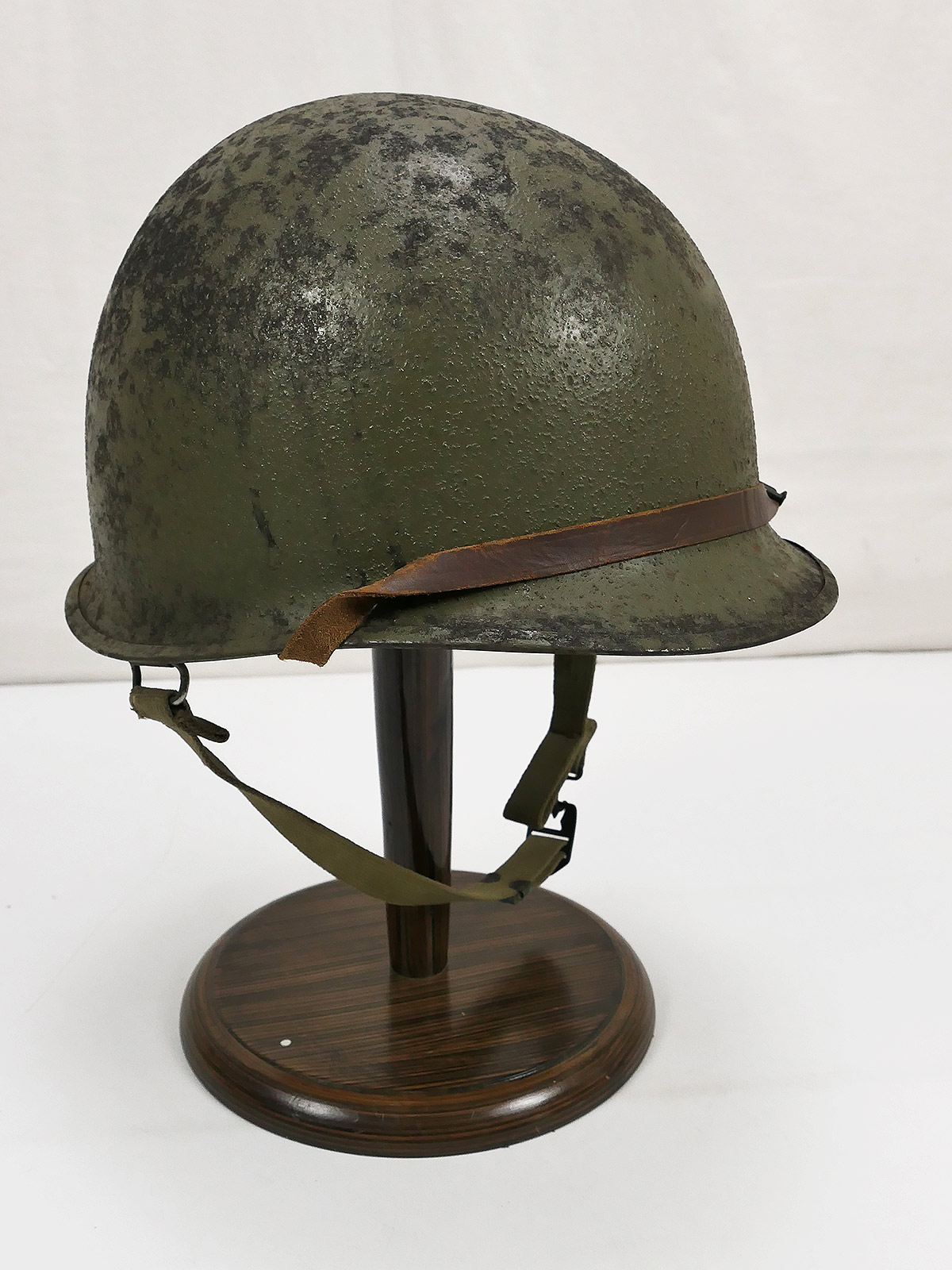 US WW2 M1 Swivel Bale Back Seam Helmet Steel Helmet with U.S. International Molded Plastics Liner