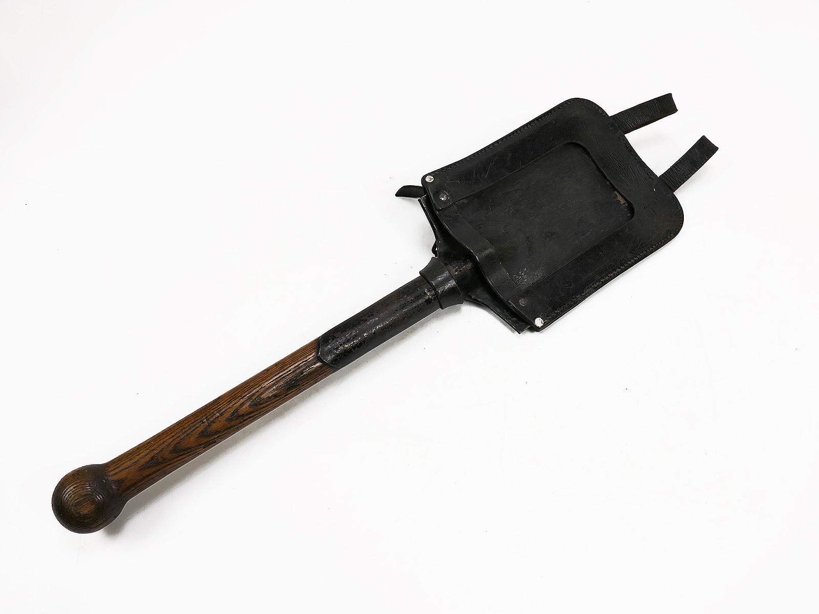 Antique infantry spade with hallmark, in a leather pouch / spade pouch – COLLECTION