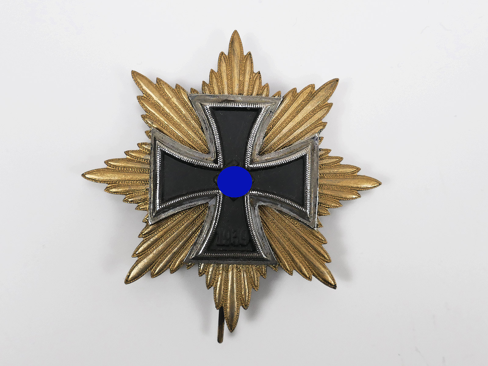 Breast Star of the Grand Cross of the Iron Cross 1939 with golden rays