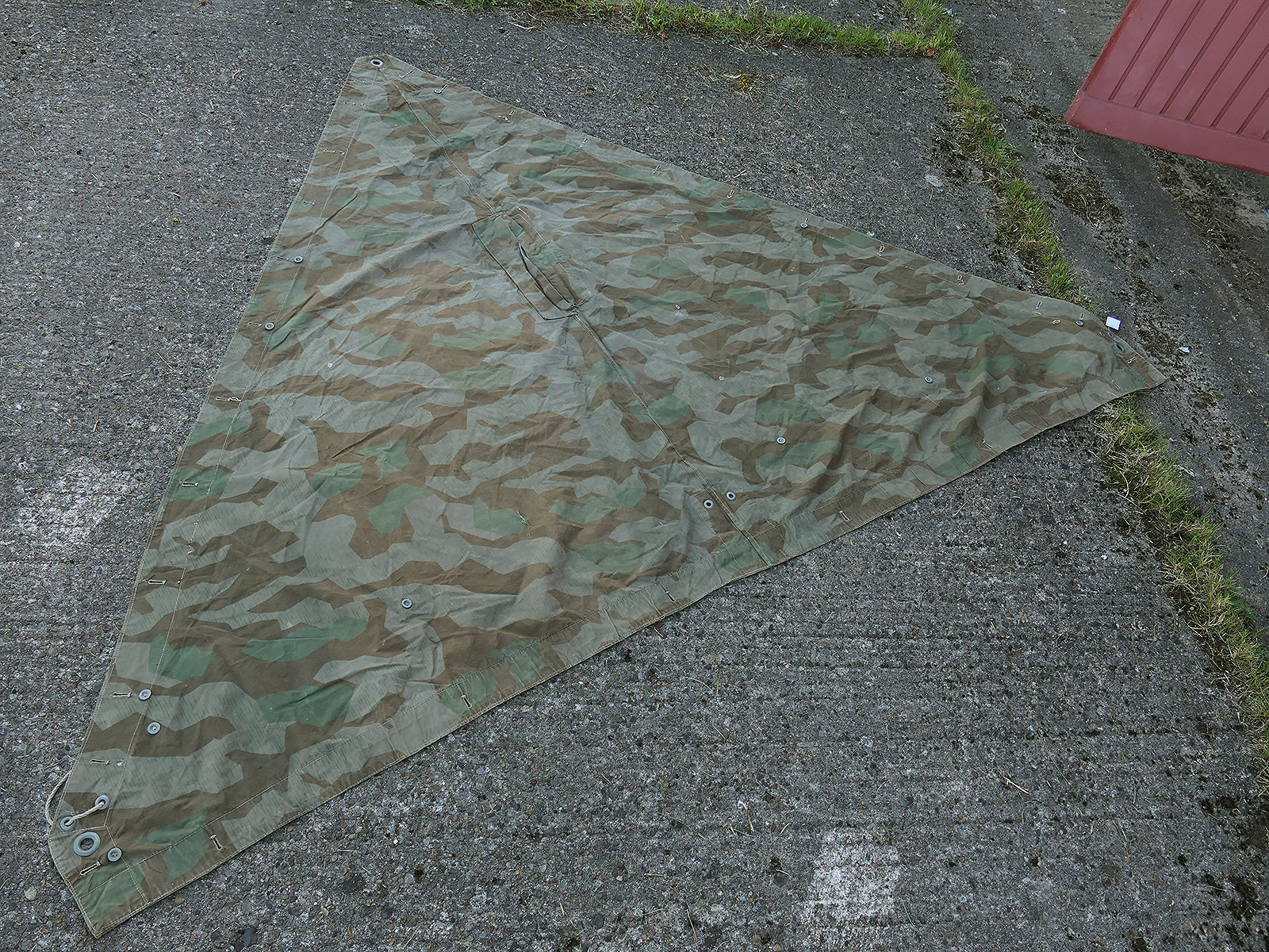 Original Wehrmacht M31 tent canvas, splinter camouflage, camouflage tent fabric, manufacturer’s mark: BATTLE WORN