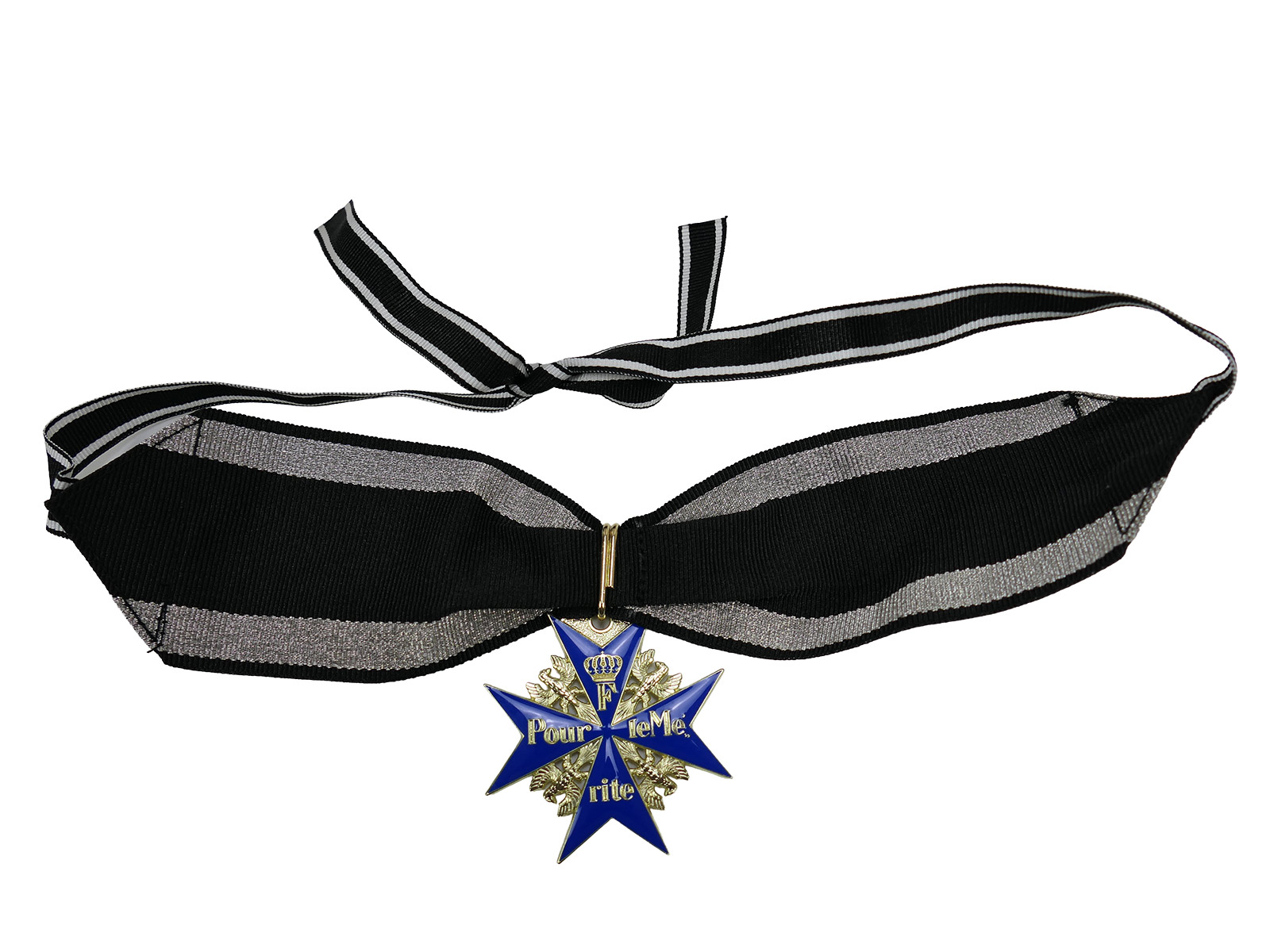 Wehrmacht M36 uniform field tunic, General’s Grade 54, with Knight’s Cross of the Pour le Mérite and the Spain Cross, worn