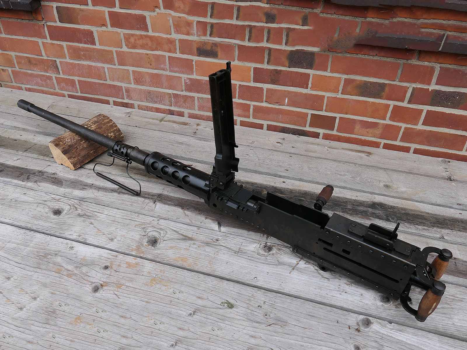 #A Browning Machine Gun MG Cal. 50 M2 Jeep Mount Tripod – Model – 1:1 metal replica, barrel can be dismantled