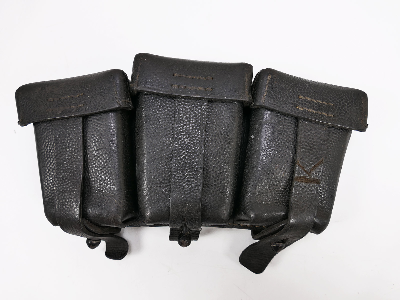 One-off item – Wehrmacht K98 3-round cartridge pouch, black, ORIGINAL, with manufacturer’s mark, 1942 COLLECTION