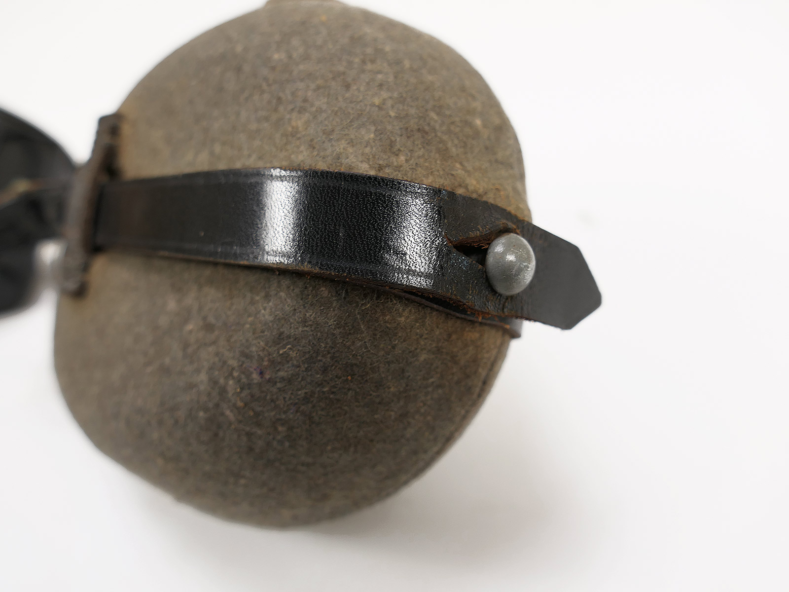 Wehrmacht canteen with aluminium cup – COLLECTION BATTLE WORN