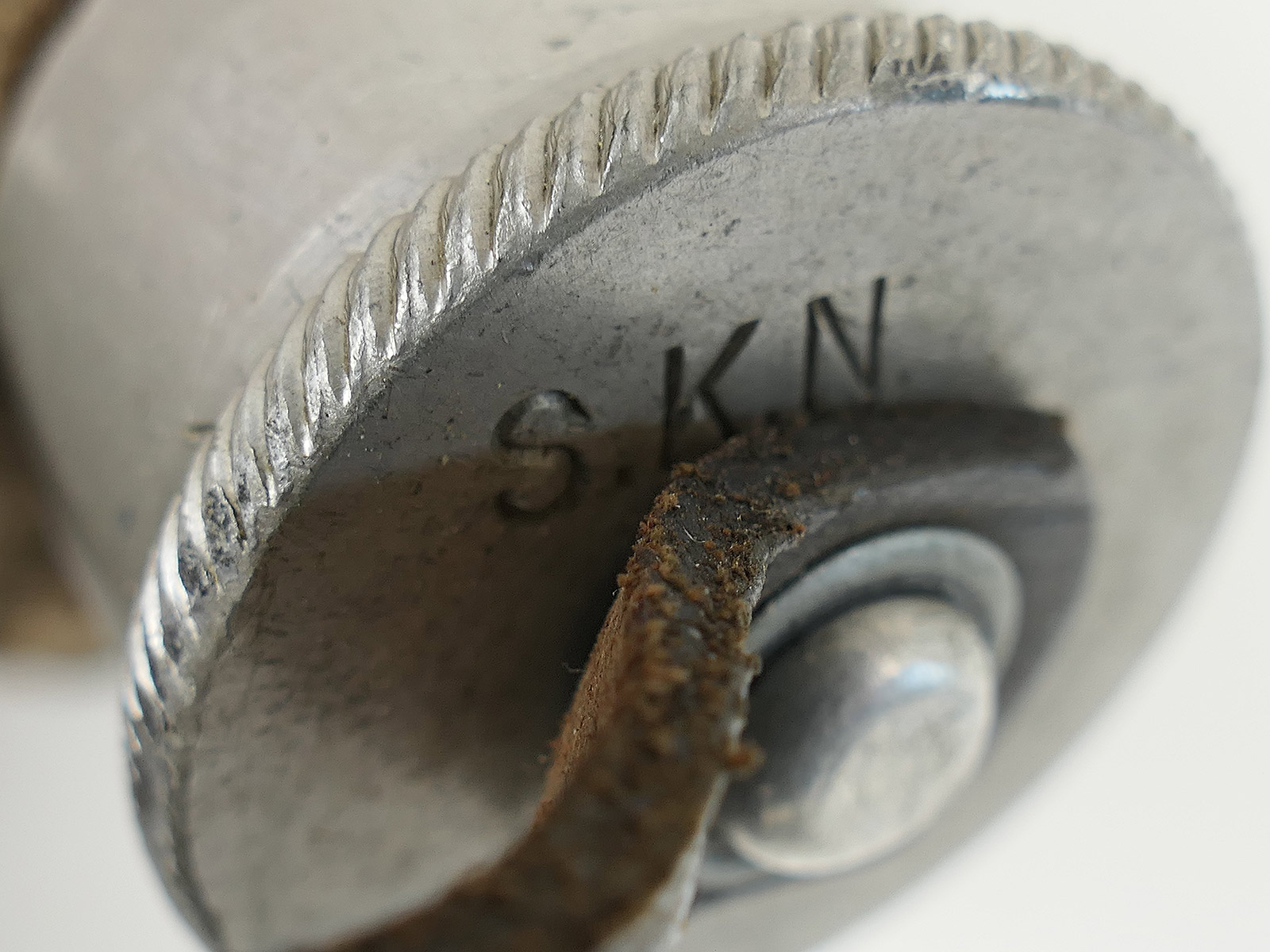 Wehrmacht SKN39 canteen with aluminium cup – COLLECTION BATTLE WORN
