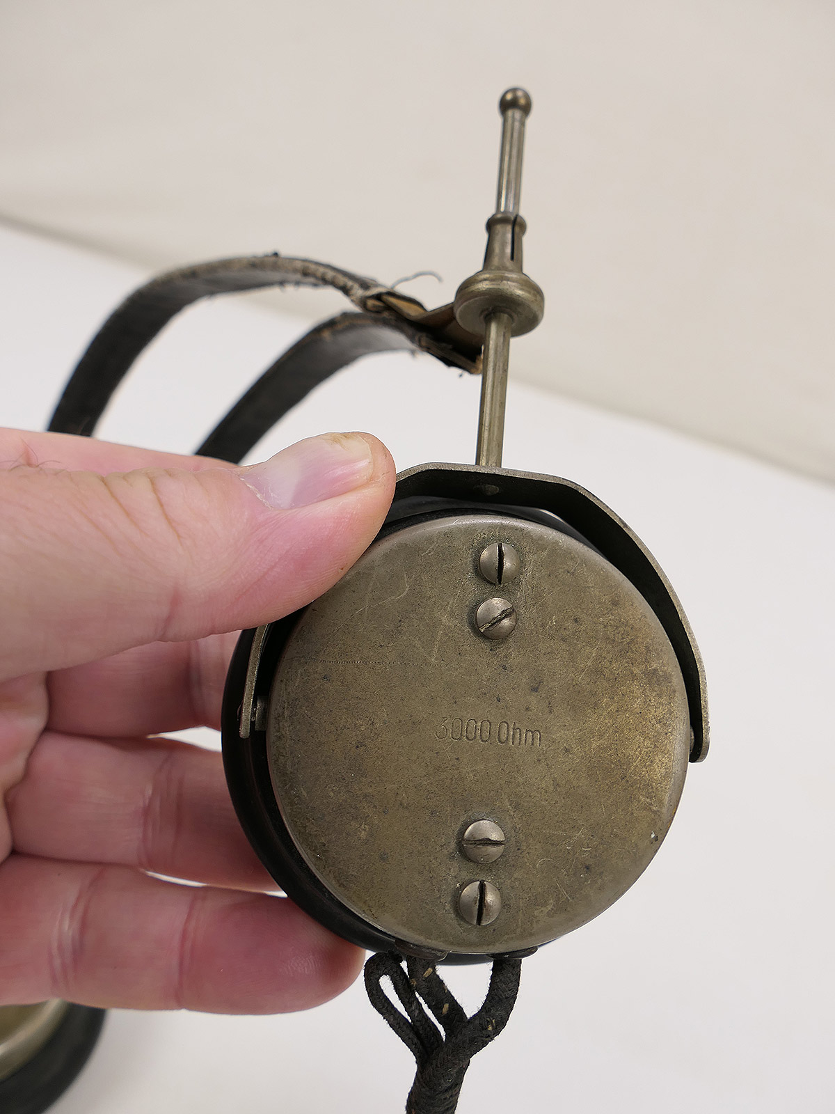 WW2 Wehrmacht Headset Radio with Dual Earpieces – COLLECTION BATTLE-WORN