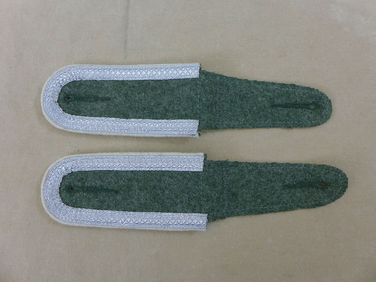 Wehrmacht shoulderboards M40 infantry version for non-commissioned officers or Portepee