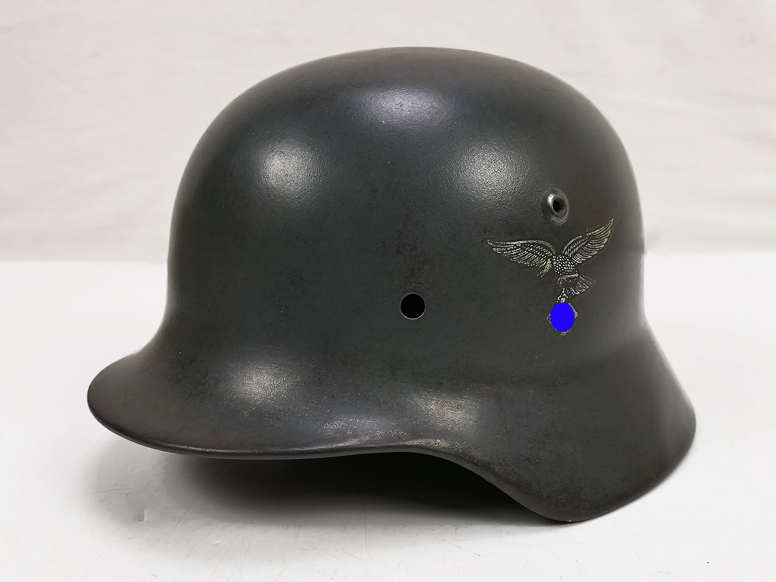Original Wehrmacht / Luftwaffe steel helmet GLOCKE M35 DD SE62, antique, COLLECTION, battle-worn