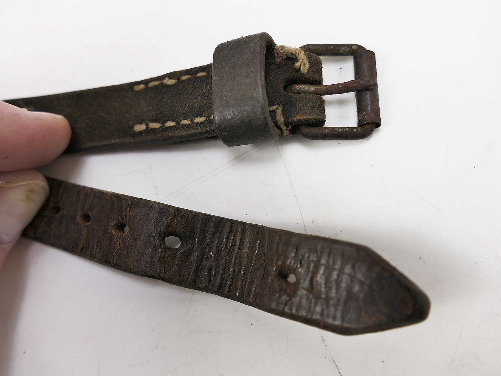 Wehrmacht cookware, manufacturer OHW 44, with leather strap – COLLECTION BATTLE WORN
