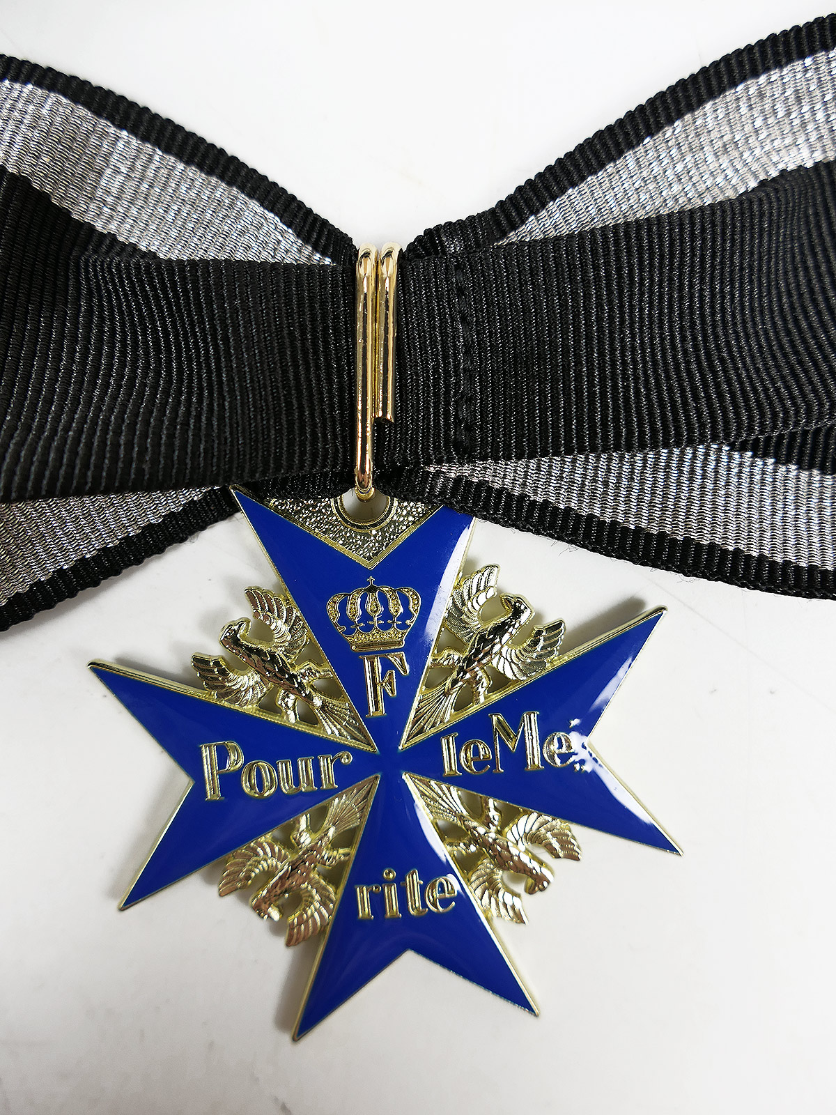 Wehrmacht M36 uniform field tunic, General’s Grade 54, with Knight’s Cross of the Pour le Mérite and the Spain Cross, worn