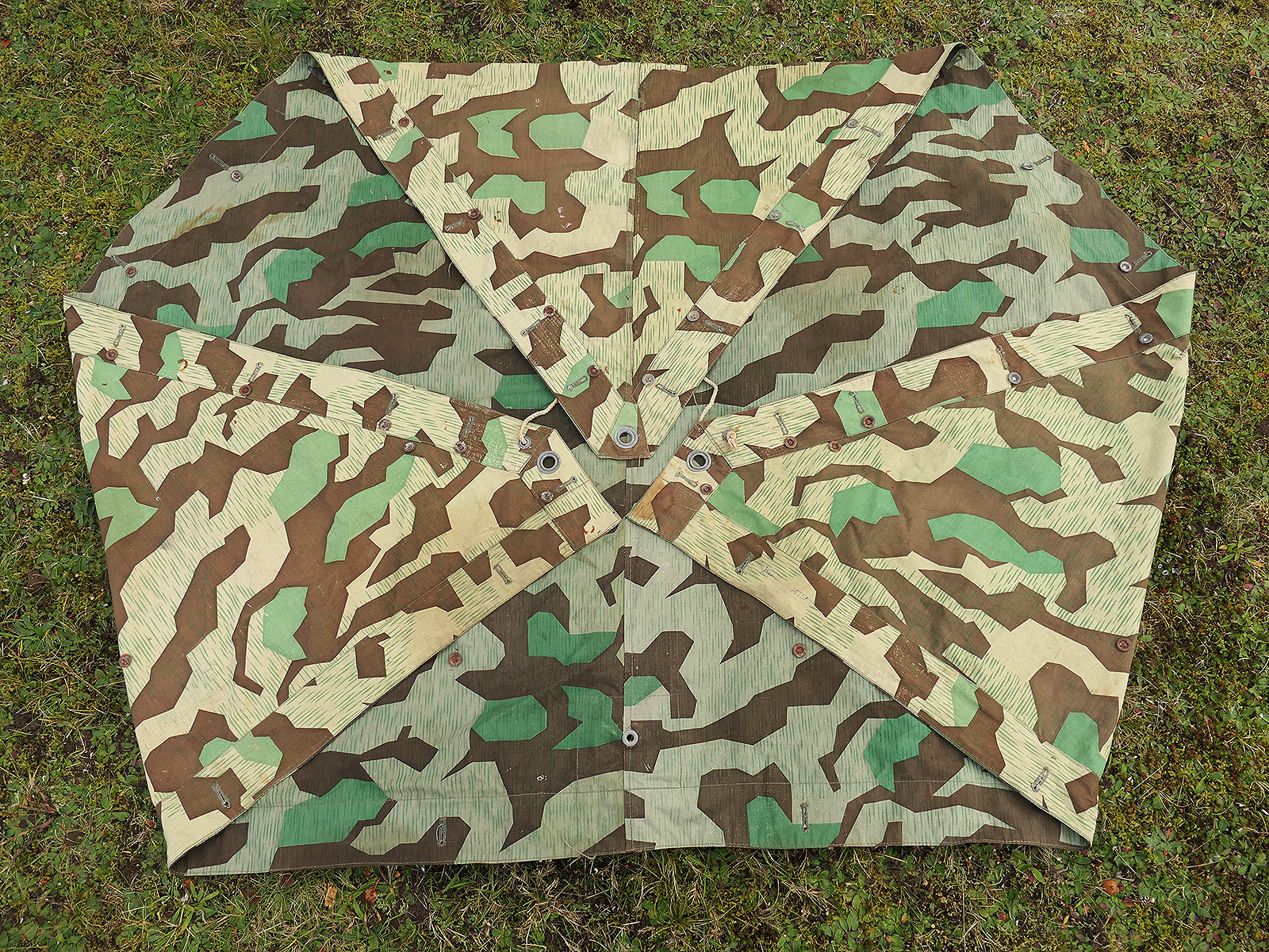 Wehrmacht Late-Period Original M31 Tent Canvas, Splinter Camouflage – RBNR. – Tent Fabric, Camouflage Tent Fabric, VERY NICE, BATTLE-WORN