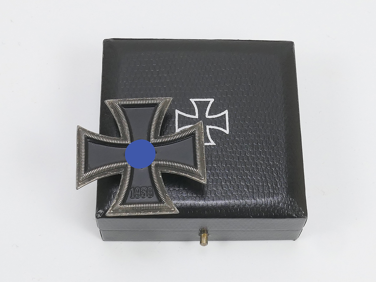 Iron Cross 1st class EK1 1939 with beautiful patina in award case 