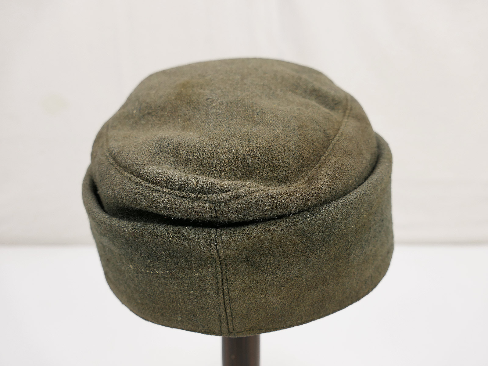 Army M43 field cap, FADE OUT, size 57, with original trapezoid detailing – COLLECTION