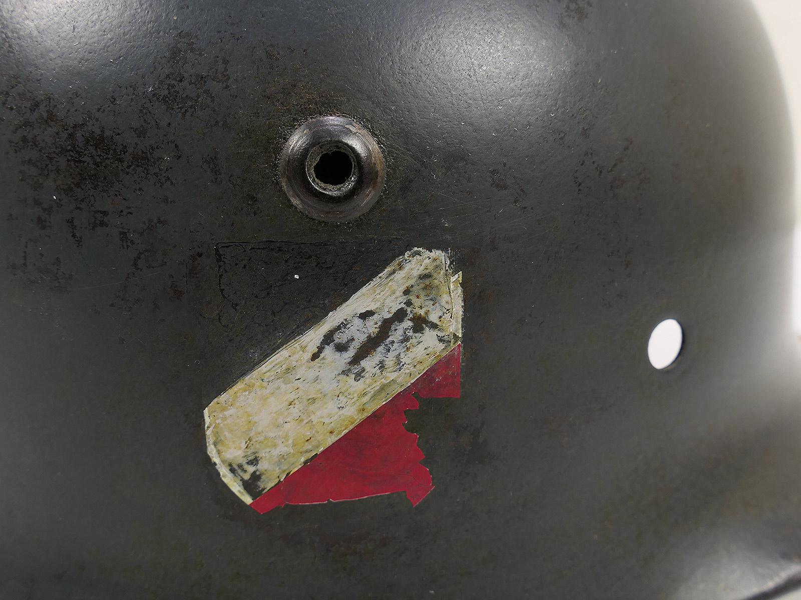 Original Wehrmacht / Luftwaffe steel helmet GLOCKE M35 DD SE62, antique, COLLECTION, battle-worn