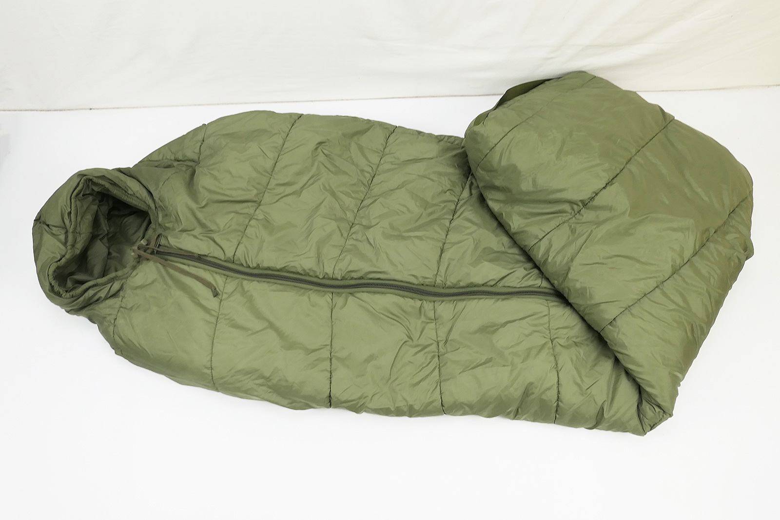 P1460838 US Army Arctic Sleeping Bag - Sleeping Bag - Large - 2004