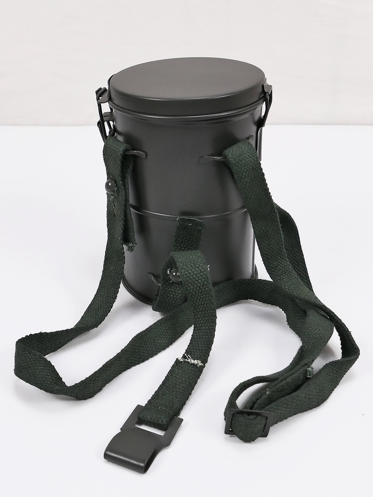 WK1 gas mask can M1917 imperial can for gas mask ready rifle with strapping