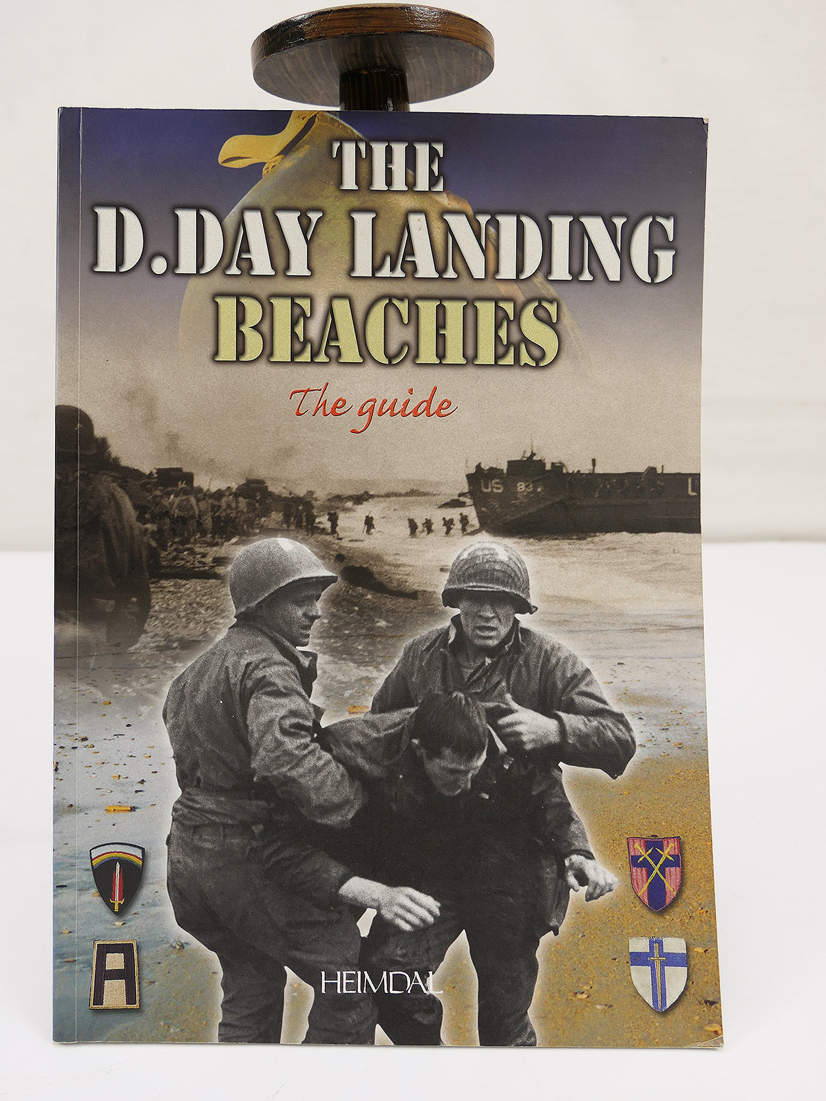 Booklet / Magazine: The D-Day Landing Beaches in Normandy – THE GUIDE by Georges Bernage COLLECTION