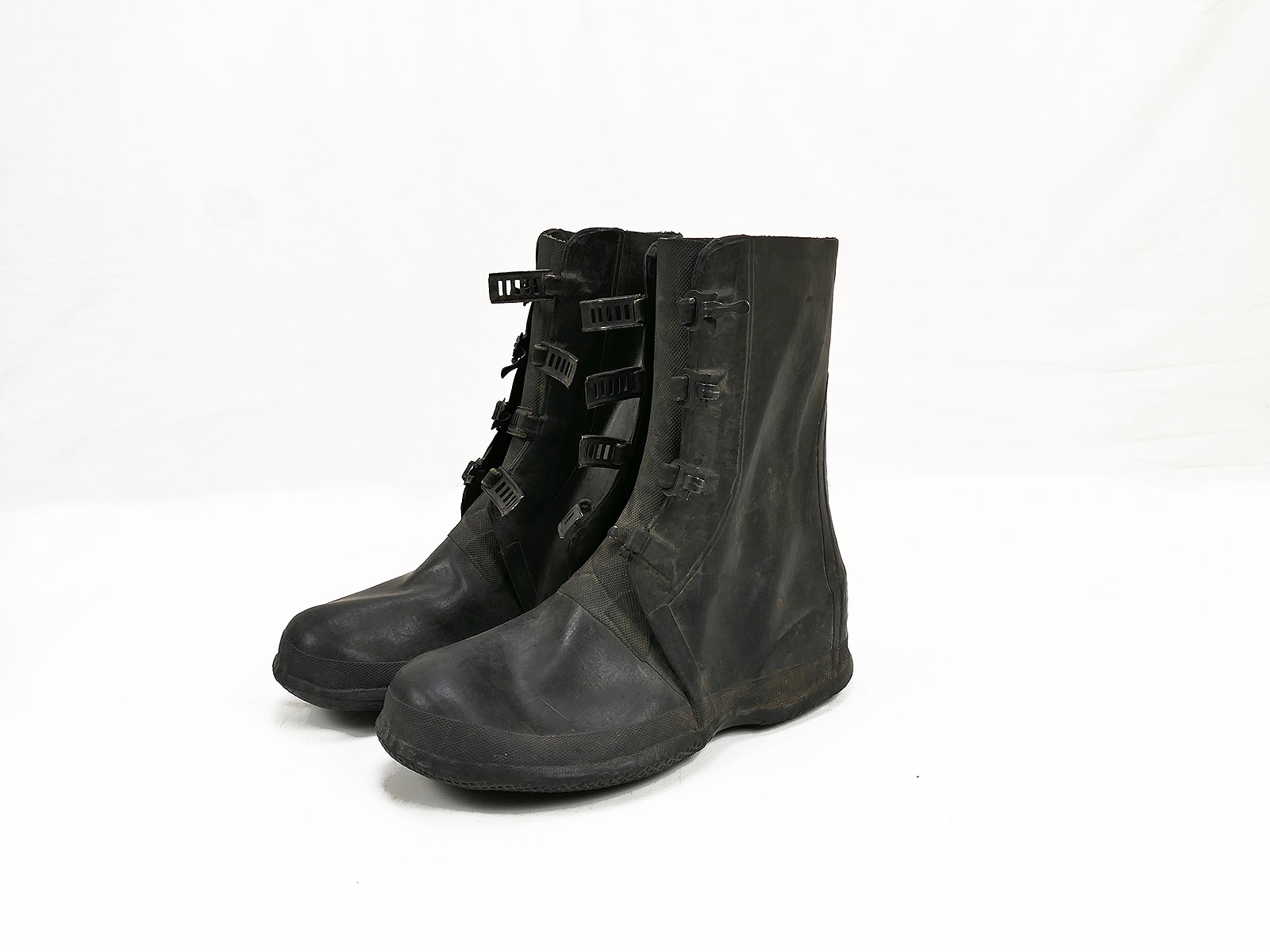 US ARMY WW2 Overshoes Arctic Rubber Over Boots Shoe Pac Size 8 circa 1942 Collection BATTLE WORN