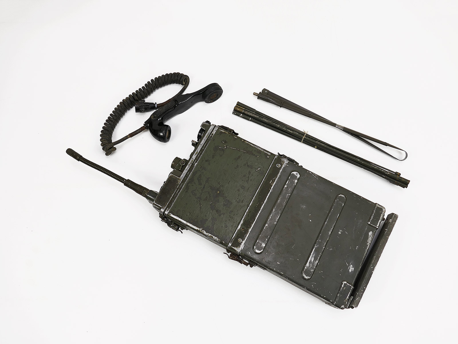 US ARMY RADIO VIETNAM RADIO RECEIVER PRC-9/10 with accessories 2x antenna handset