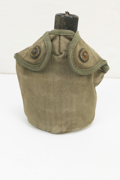 Original US Army WW2 canteen 1944 with cover and mug