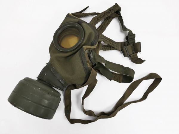 Wehrmacht gas mask protective mask GM-30 Gr.2 btc 1943 with filter FE37