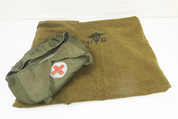 #1 US Medic Pack Field Cargo M-1945 Bag + Wool virgin Blanket Aesculab Blanket Red Cross