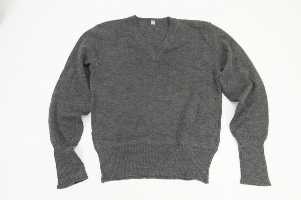 TYP Wehrmacht sweater knitted sweater V-neck size 46 gray