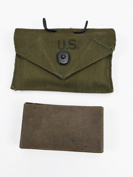 US Army First Aid Kit - Pouch 1944 olive + Dressing First Aid Carlisle first aid kit