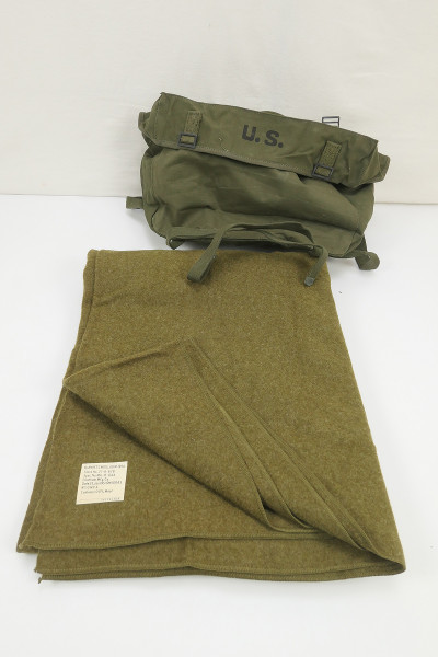 #A US Pack Field Cargo M-1945 bag + US Wool virgin Blanket blanket 1951