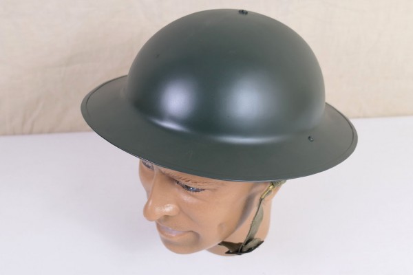 British Army WW2 helmet plate helmet steel helmet size 57 with helmet lining and chinstrap
