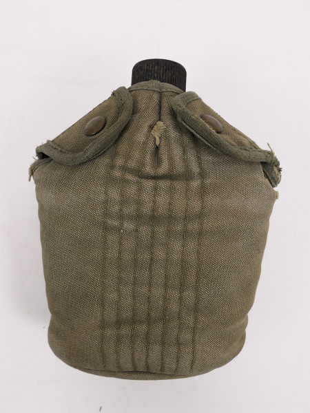 Original US Army WW2 canteen 1945 with original Vietnam cover