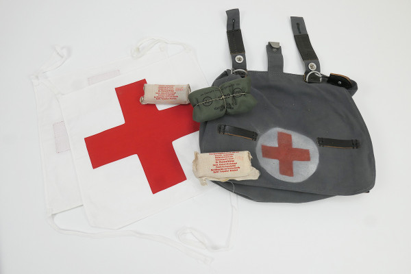 #2 WL medic haversack set Red Cross blue-grey with carrying strap and bandages Luftwaffe WW2