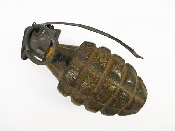 #A Original US ARMY MK2 Grenade Pineapple Pineapple Splitter Hand Grenade Metal Grenade dismountable