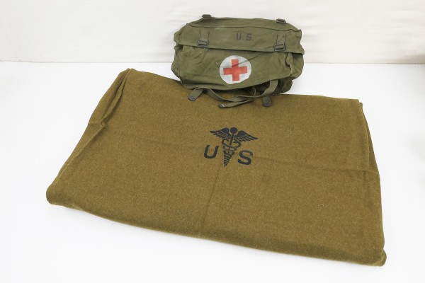 #1 US Medic Pack Field Cargo M-1945 Bag + Wool virgin Blanket Aesculab Blanket Red Cross