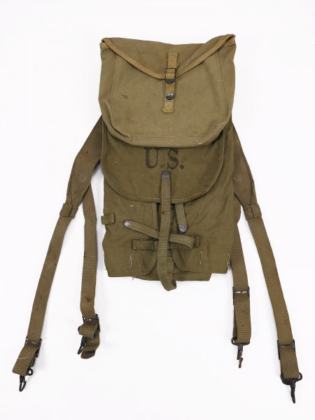 #A Original WW2 US M-1928 Haversack 1942 with lunch bag