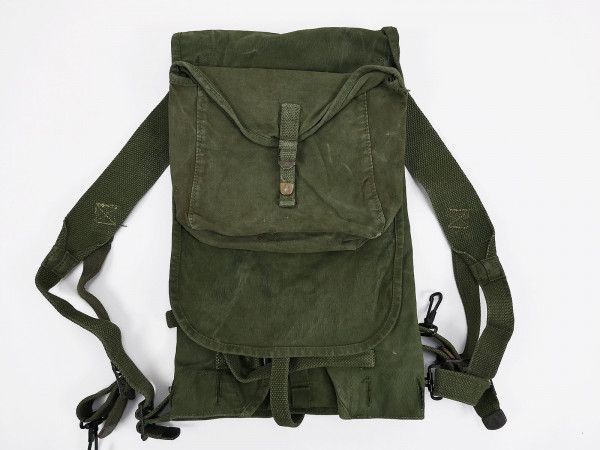 US WW2 M-1928 Haversack Assault Pack with Meat Can Pouch Field Assault Pack olive Late War