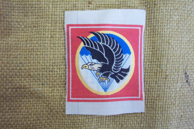 Badge woven for South Vietnamese units paratroopers | Lomax Militaria