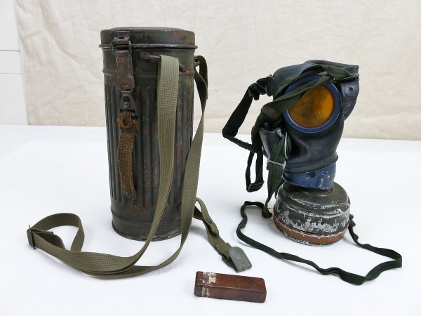 Wehrmacht original gasmask and filter in gasmask box #2