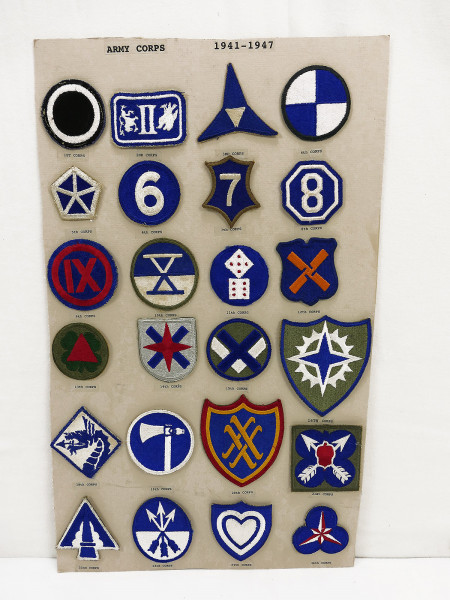 Show Card / Display Board III with 24x US ARMY CORPS Patch Badge 1941-1947