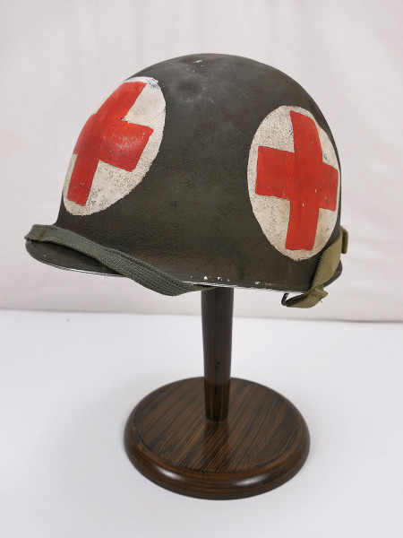#2/ US ARMY Type WW2 M1 Stahlhelm Rotkreuz Sanitäter / Medic helmet + liner chinstrap